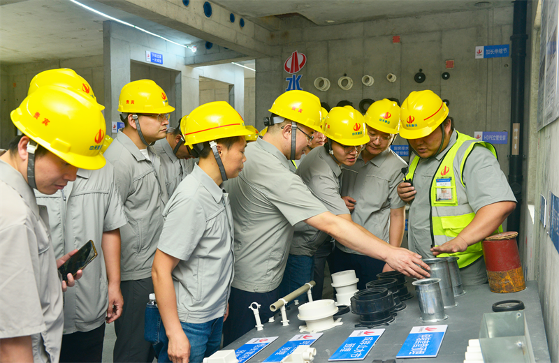 为进一步推进优质客户高效履约，提升交付品质、达成客户满意，2025年6月25日，PT视讯建设集团在上海组织召开2025年越秀地产、华润置业客户履约推进会。